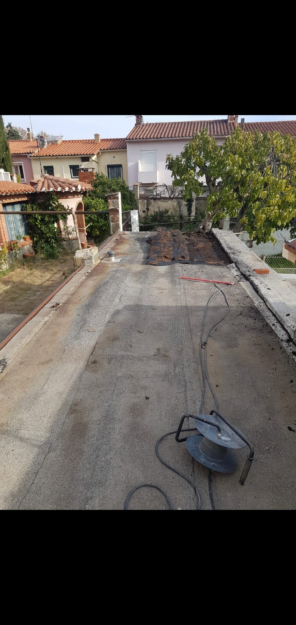 Vue rapprochée d’une couverture en cours de réfection