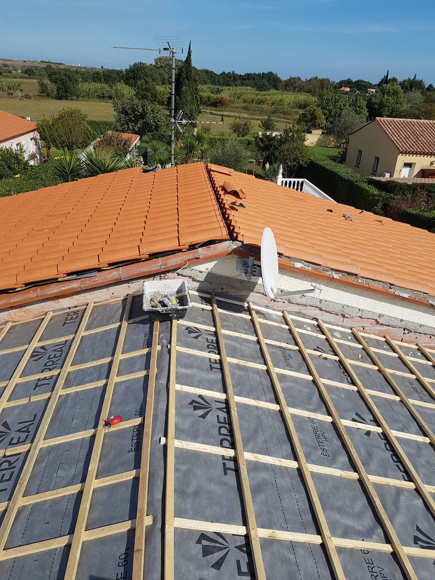 Préparation d’une toiture avant la pose des tuiles