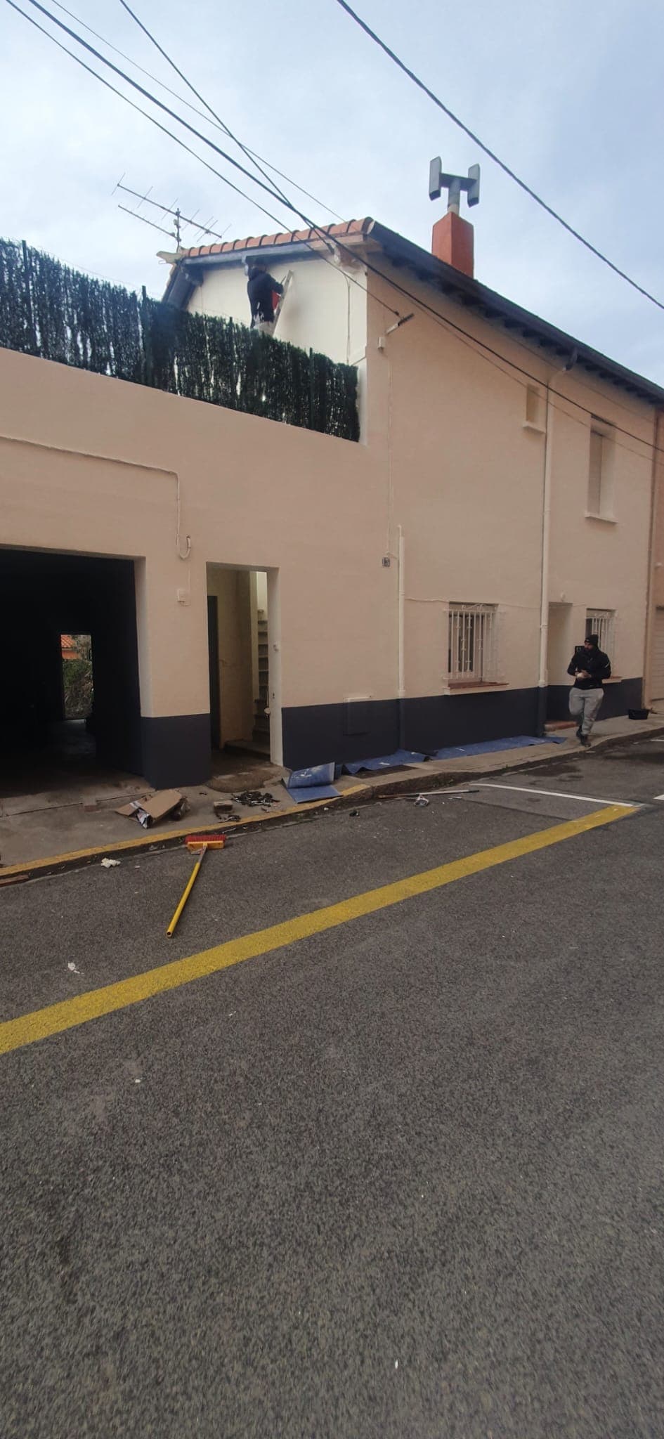 Travaux sur une couverture traditionnelle en tuiles